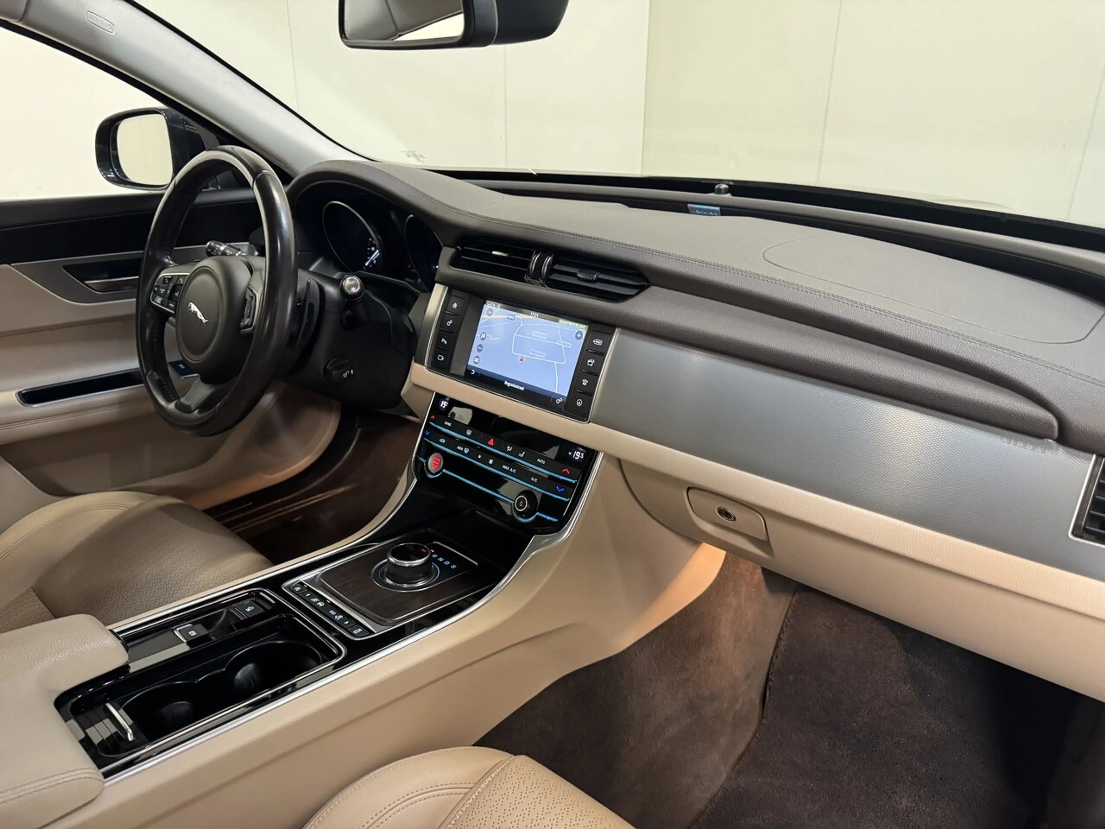Jaguar XF 2.0d Autom. - Airco - GPS - Topstaat! — photo 2