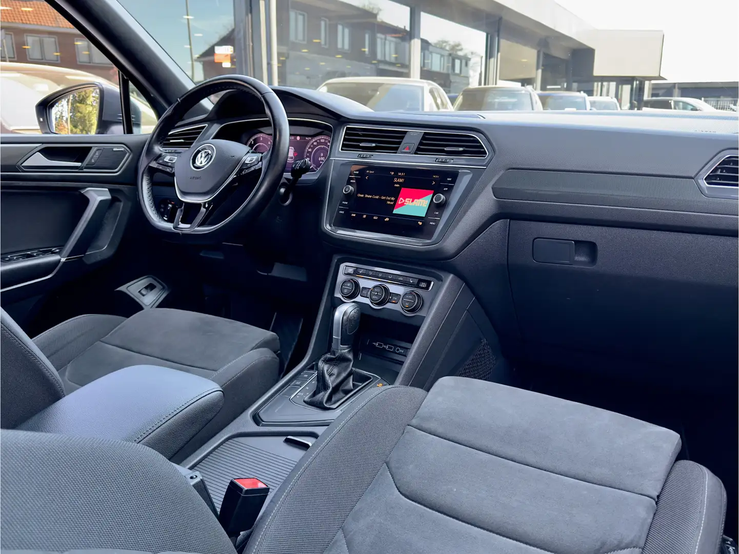 Volkswagen Tiguan Allspace 2.0 TDI AUT7 R-LINE HIGHLINE 7PERS 150PK. PANODAK Grijs - 2