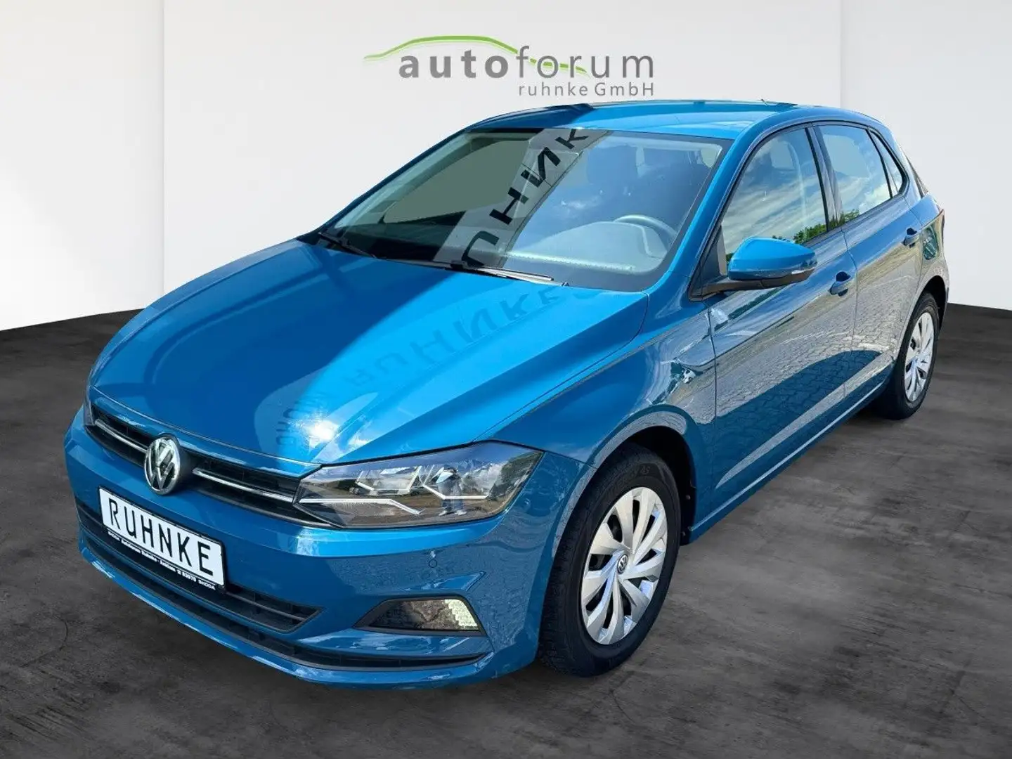 Volkswagen Polo VI Comfortline Bleu - 1