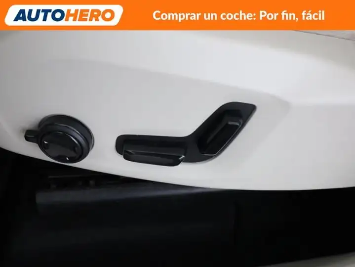 Volvo XC60 2021, foto 22