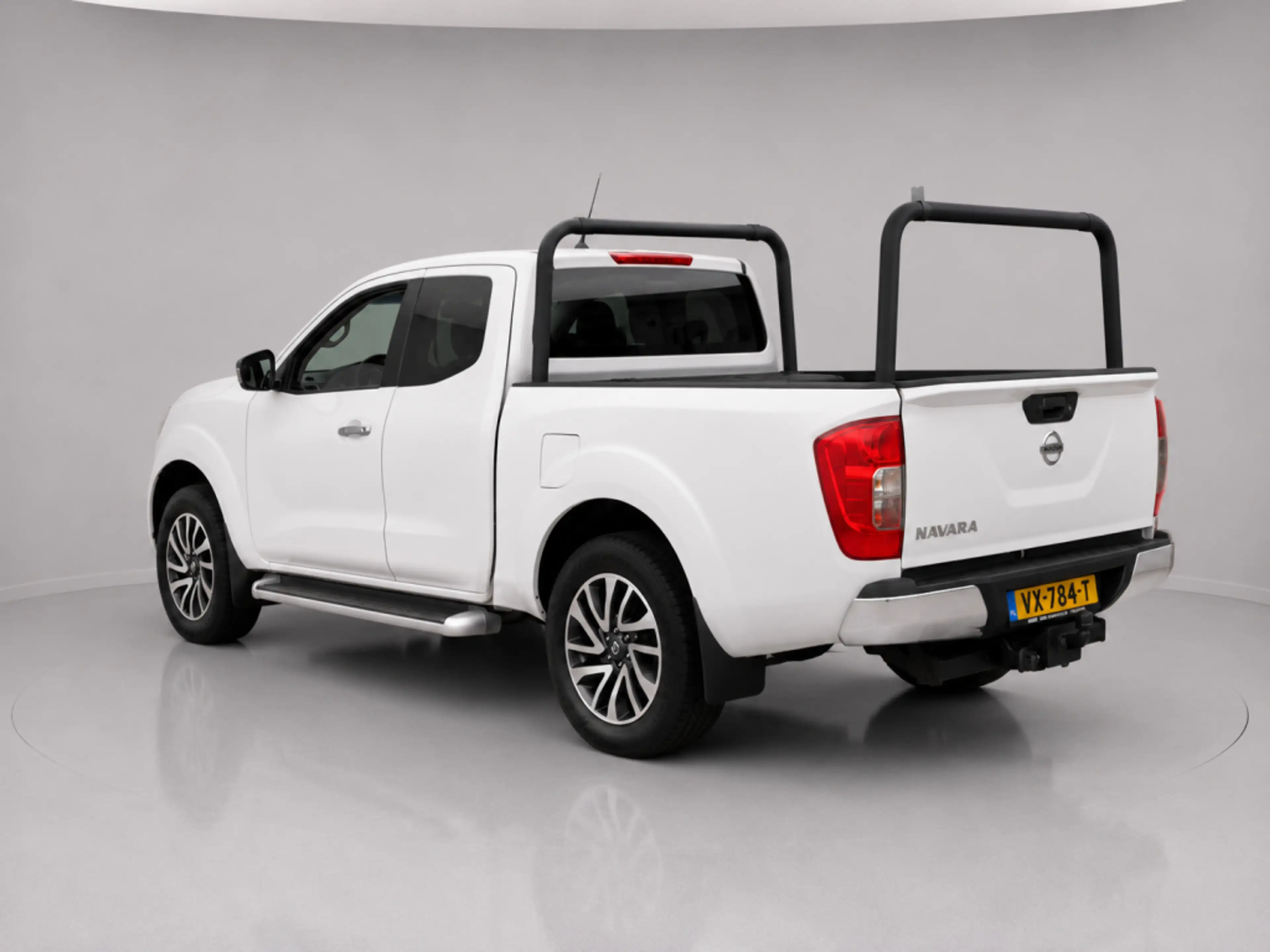 Nissan Navara 2.3 dCi N-Connecta King Cab — photo 3