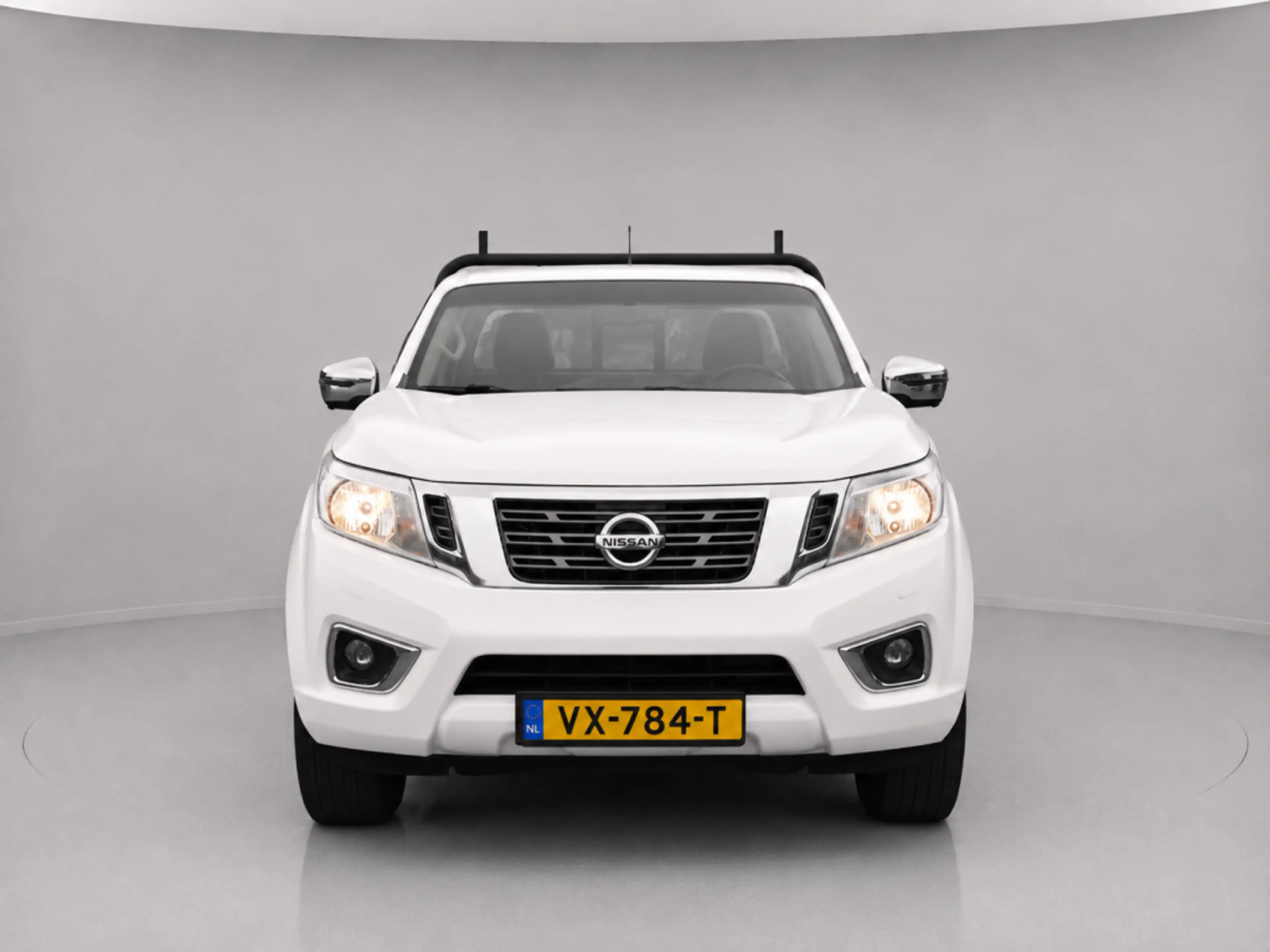 Nissan Navara 2.3 dCi N-Connecta King Cab — photo 8