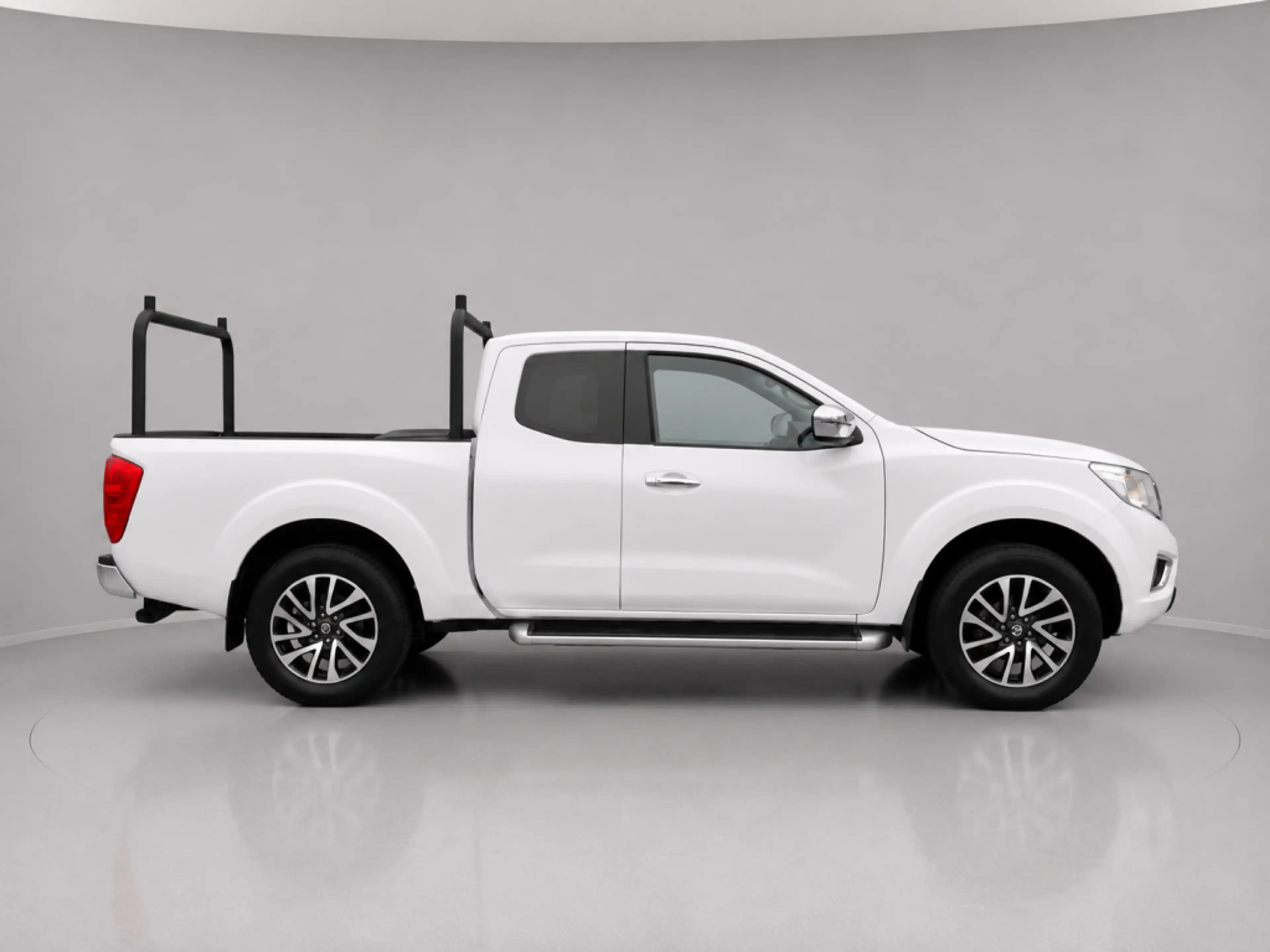 Nissan Navara 2.3 dCi N-Connecta King Cab — photo 6
