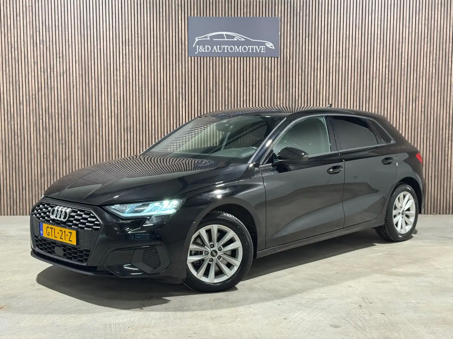 Audi A3 SPORTBACK 35 TFSI Business edition 2020 LED VIRTUA Zwart - 1