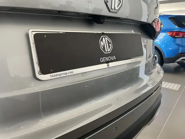 MG ZS view 8