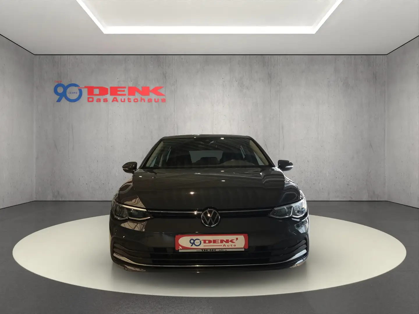 Volkswagen Golf VIII Active 1.5 TSI 6-Gang*NAVI*SHZ*DAB+* Grijs - 2