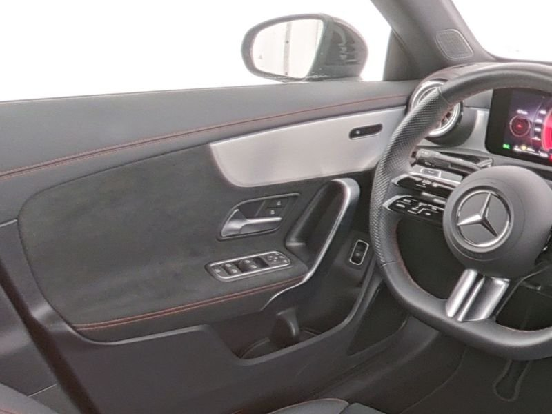 Mercedes-Benz CLA 220 d AMG Night Pano/MuBeam/Tot/MBUX/19"/Amb — photo 9