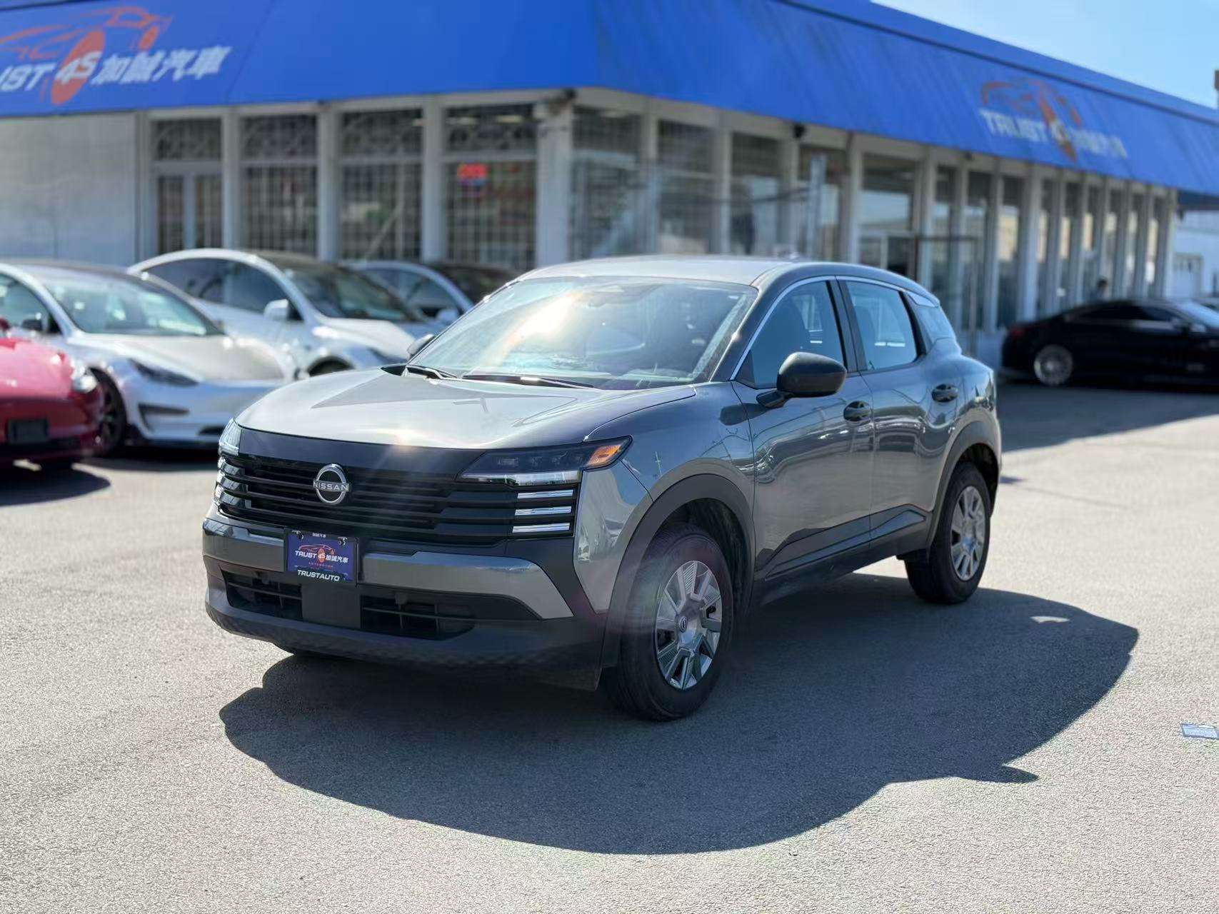 2025 Nissan Kicks S