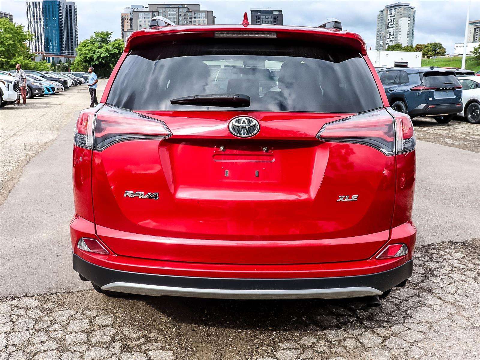 2016 Toyota RAV4 FWD 4dr XLE — снимка 1