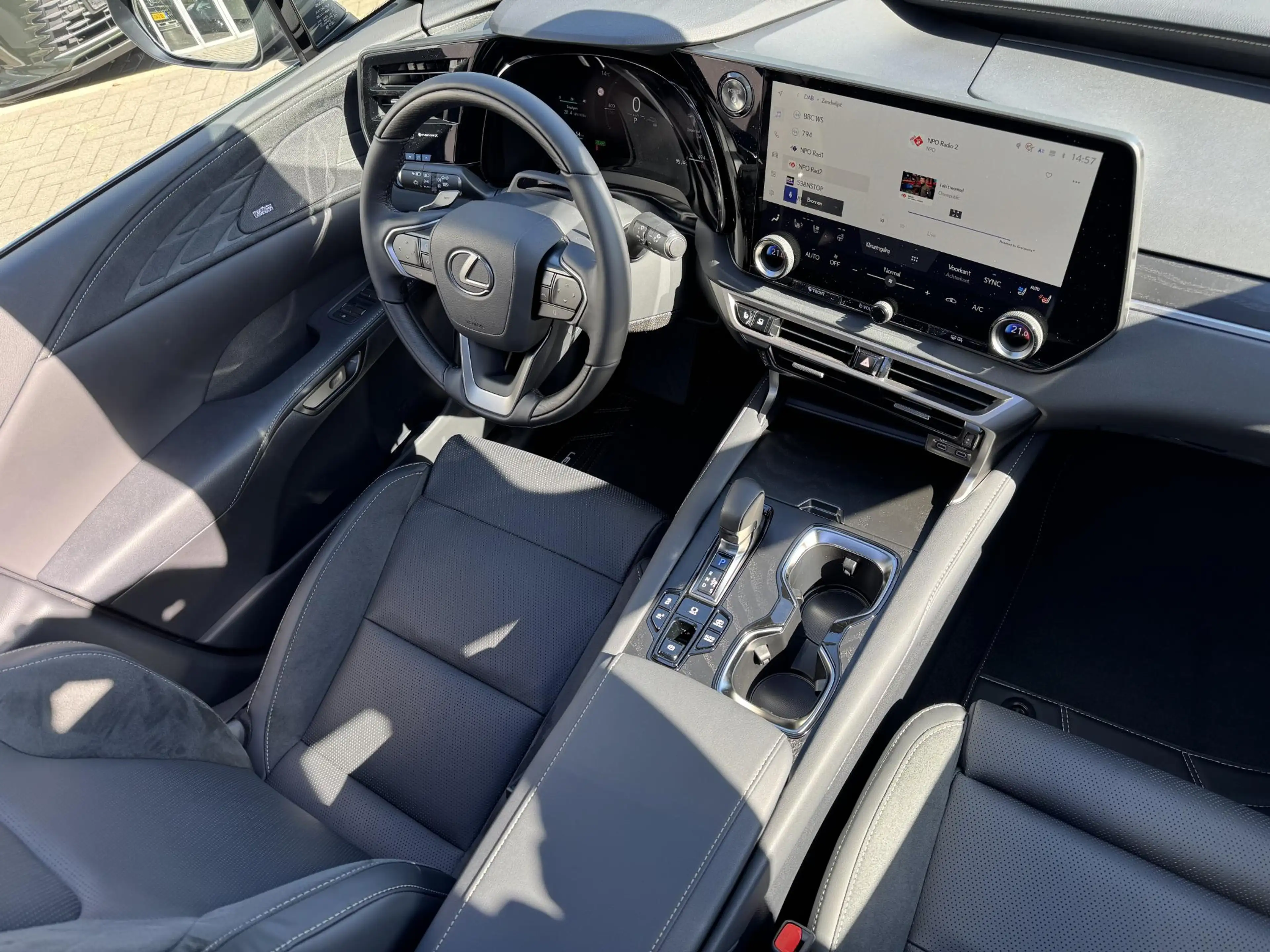 Lexus RX 450h 450h+ Plug-in Hybrid President Line DIRECT LEVERBA — photo 12