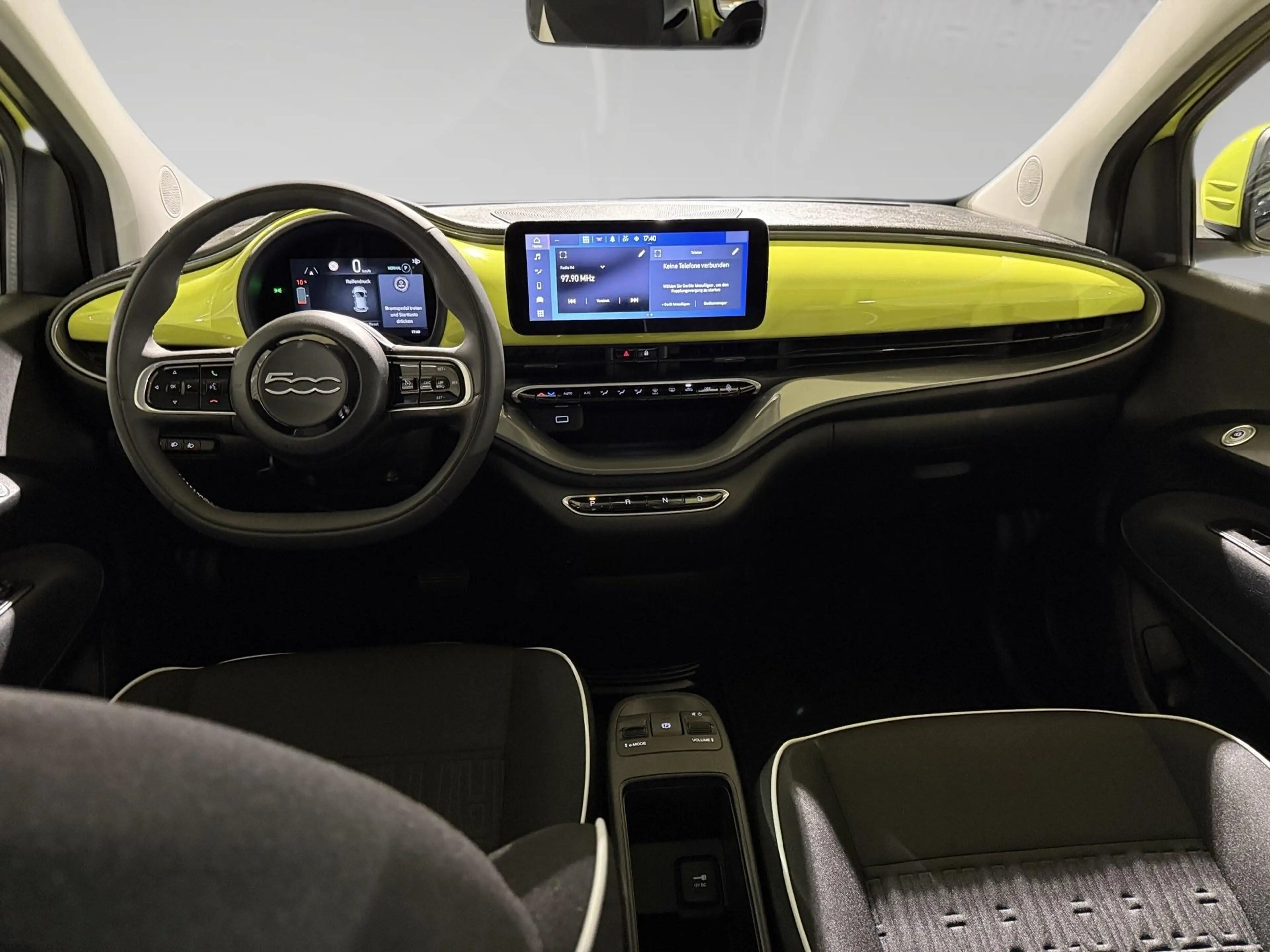 Fiat 500e 500e 24 kWh LIMO — photo 5