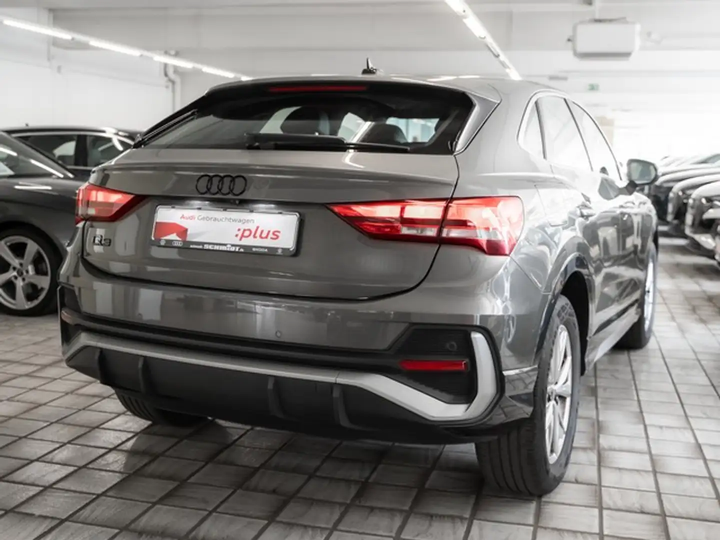 Audi Q3 Sportback 35 TDI S line Navi+ Kamera elektr. Si... Grau - 2