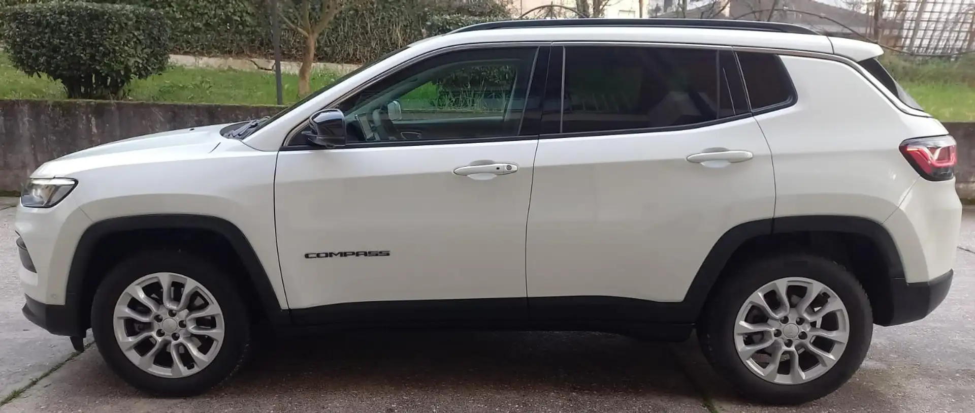 Jeep Compass 1.6 Mj Limited 2wd 130cv My 24 Bianco - 1
