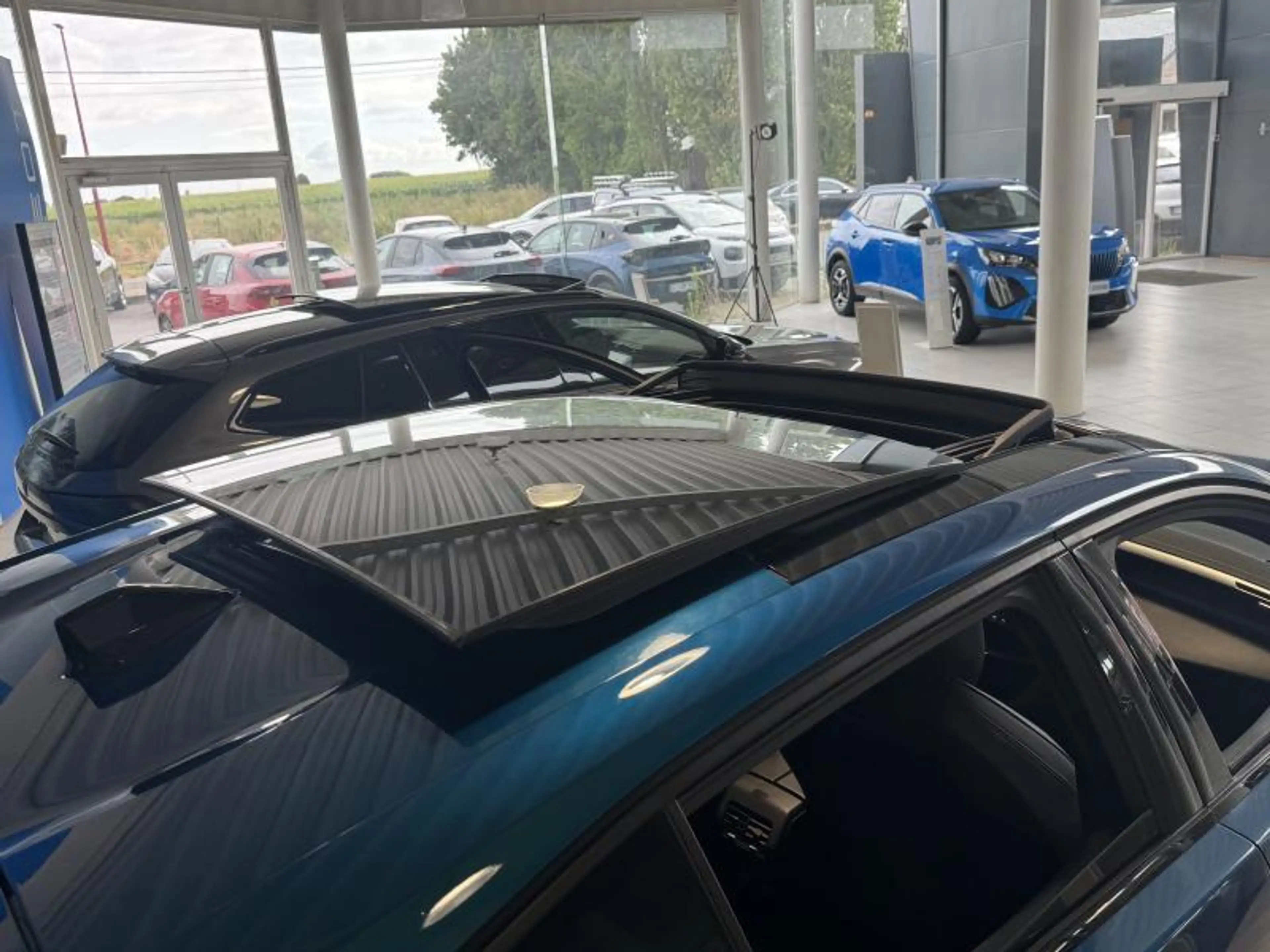 Peugeot 408 GT — photo 12