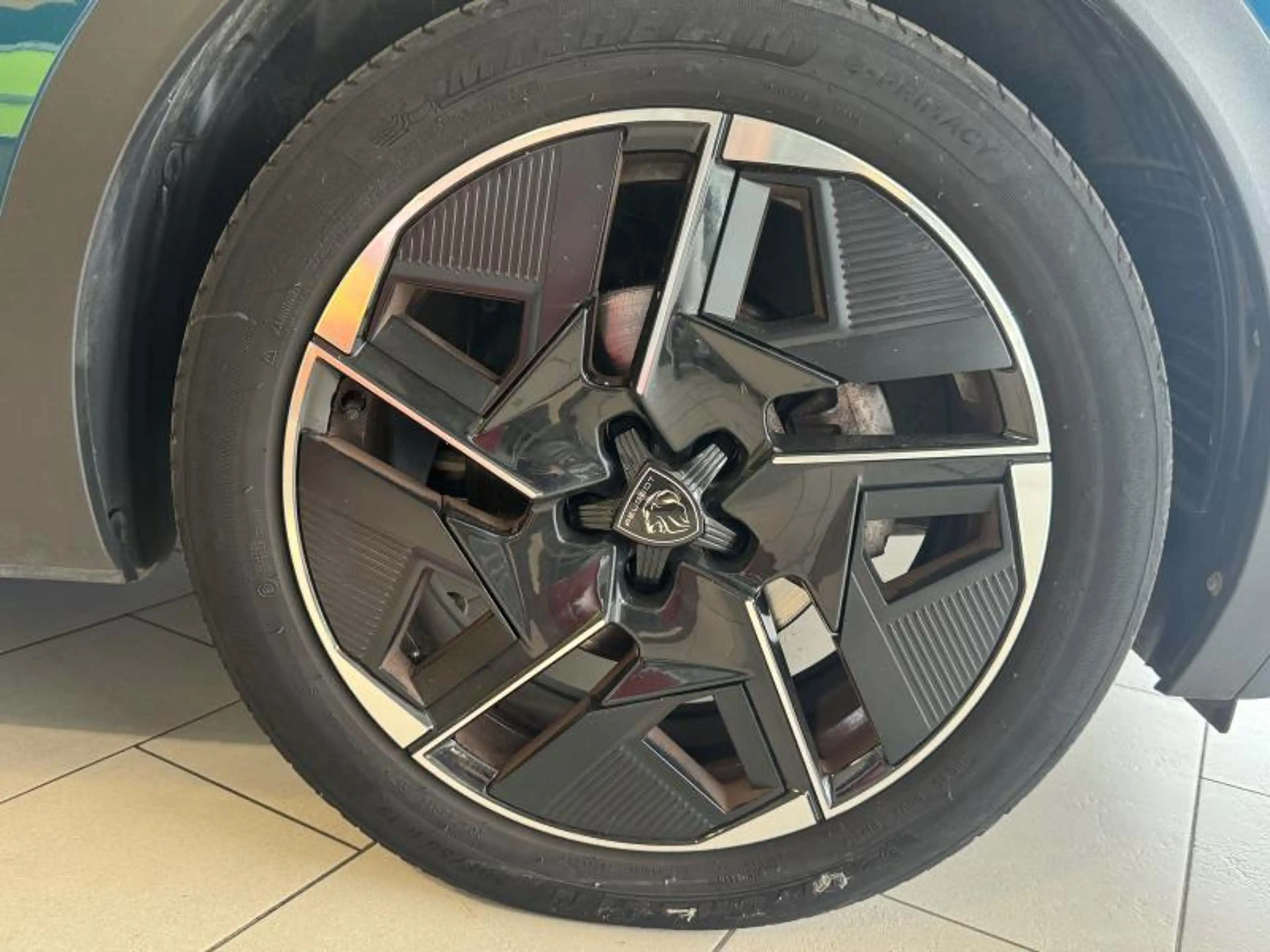 Peugeot 408 GT — photo 11