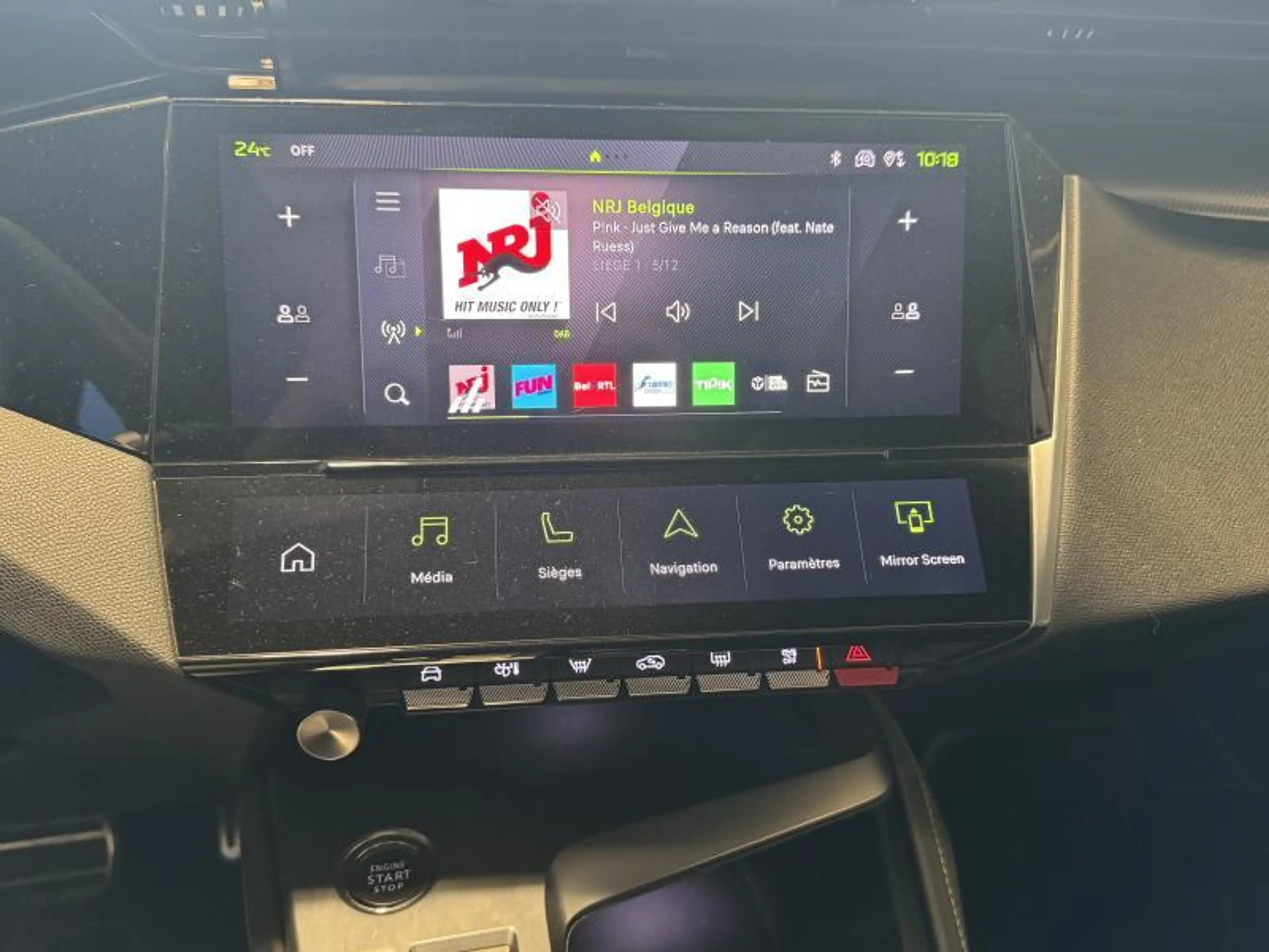 Peugeot 408 GT — photo 15
