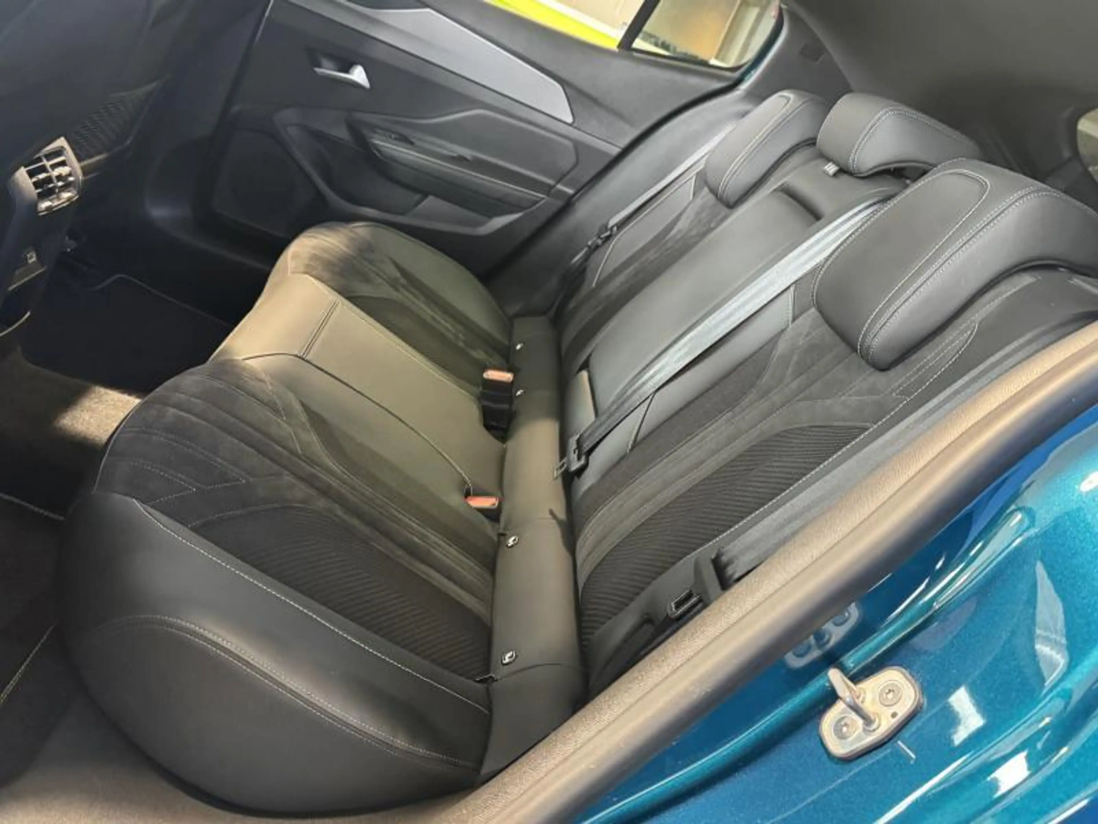 Peugeot 408 GT — photo 8