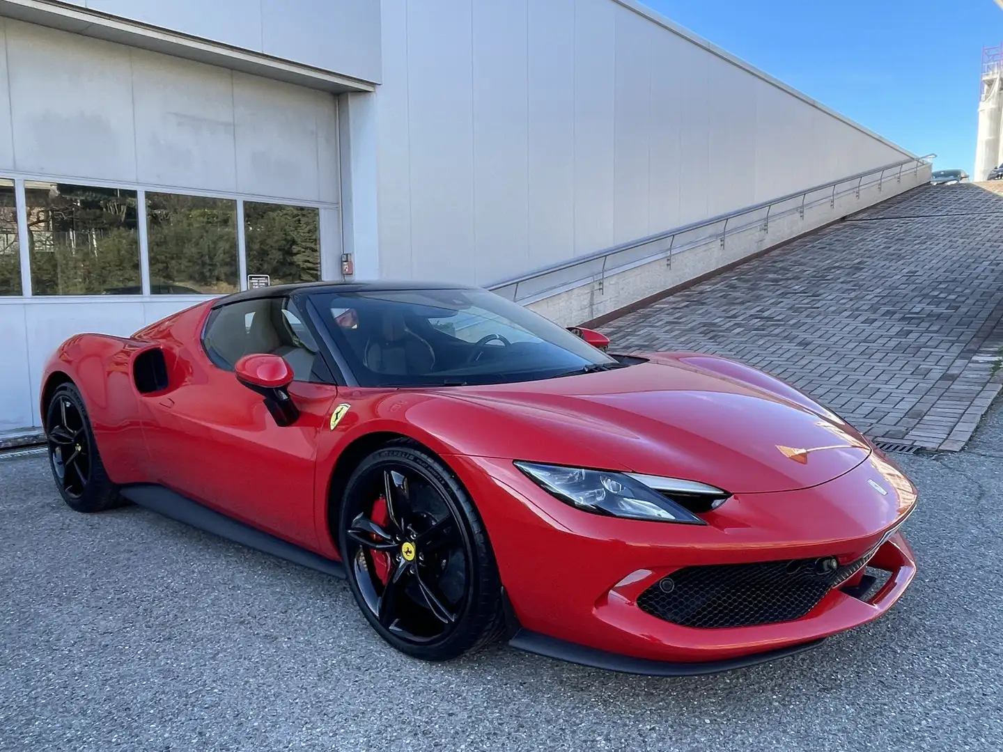 Ferrari 296 GTB Rosso Corsa Rosso - 2