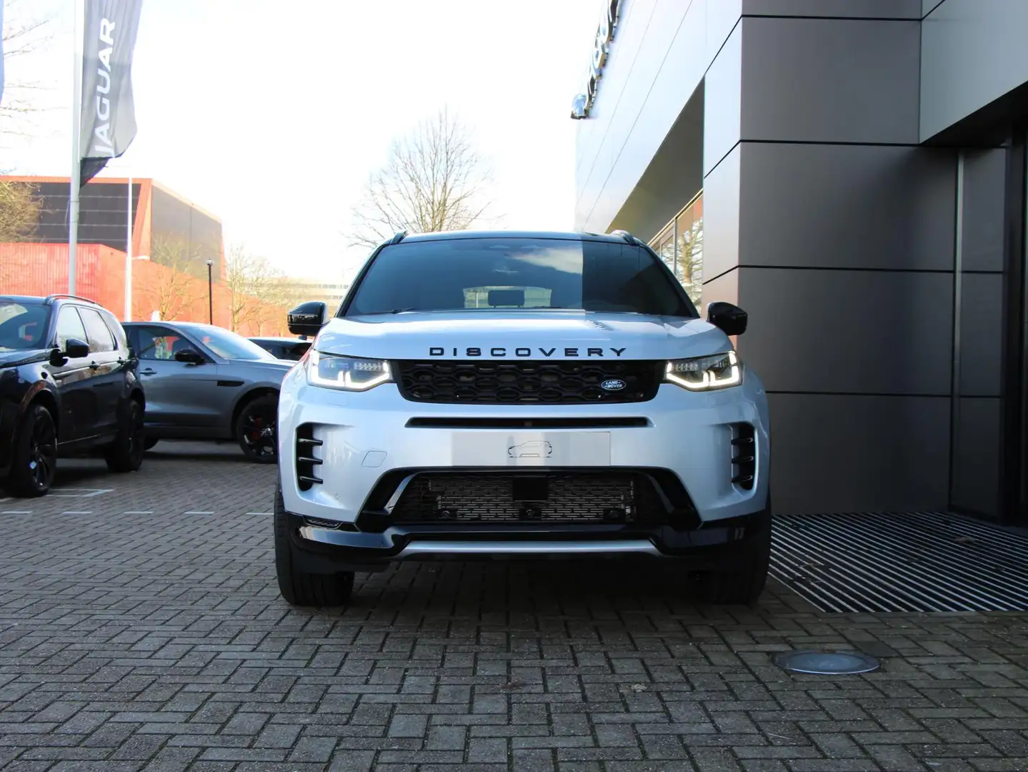 Land Rover Discovery Sport P270e Dynamic SE Limited Edition Land Rover Discov Stříbrná - 2