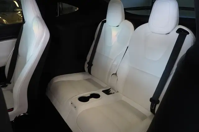 Tesla Model X Plaid AHV/1020PS/6Sitze Ansicht 10