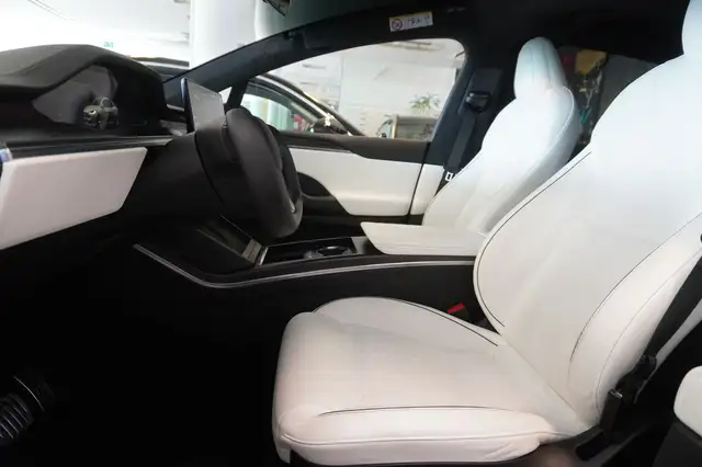 Tesla Model X Plaid AHV/1020PS/6Sitze Ansicht 8