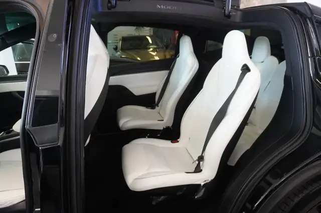 Tesla Model X Plaid AHV/1020PS/6Sitze Ansicht 9