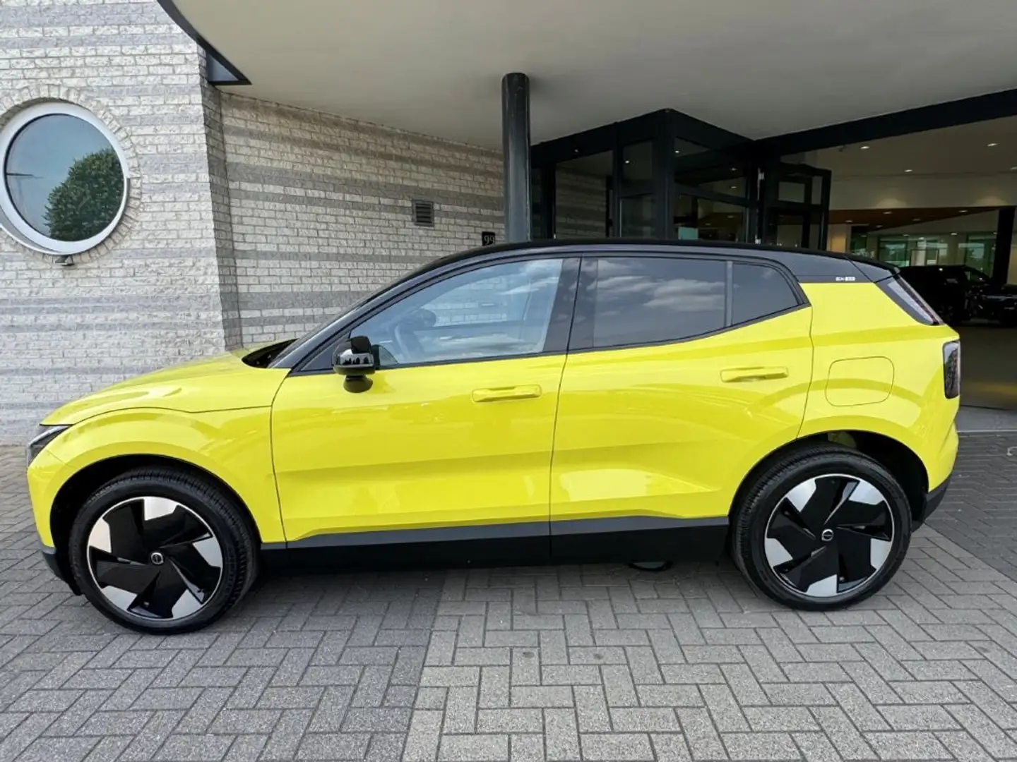 Volvo EX30 Full Electric Single Engine Extended Range Plus | Geel - 2