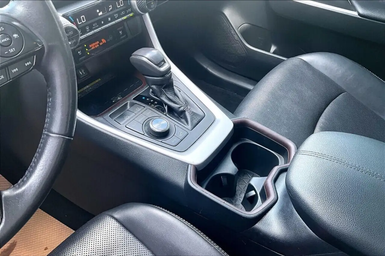 Toyota RAV 4 снимка Toyota RAV 4