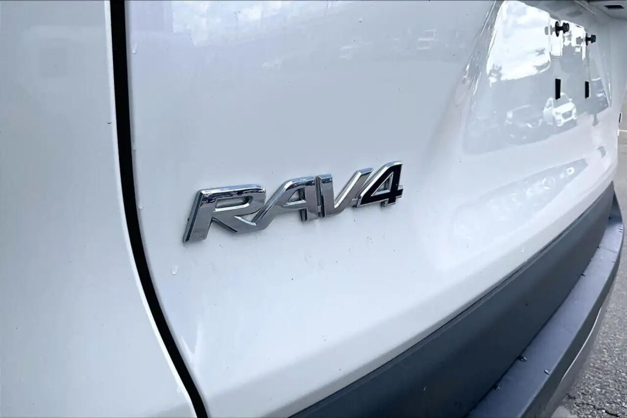 Toyota RAV 4 снимка Toyota RAV 4