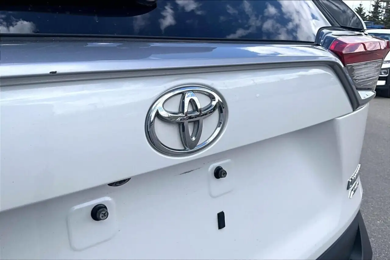 Toyota RAV 4 снимка Toyota RAV 4