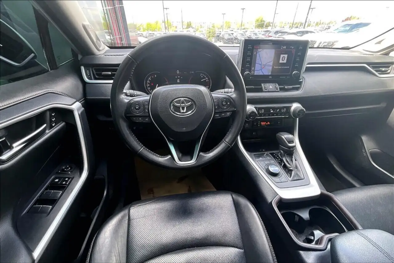 Toyota RAV 4 снимка Toyota RAV 4
