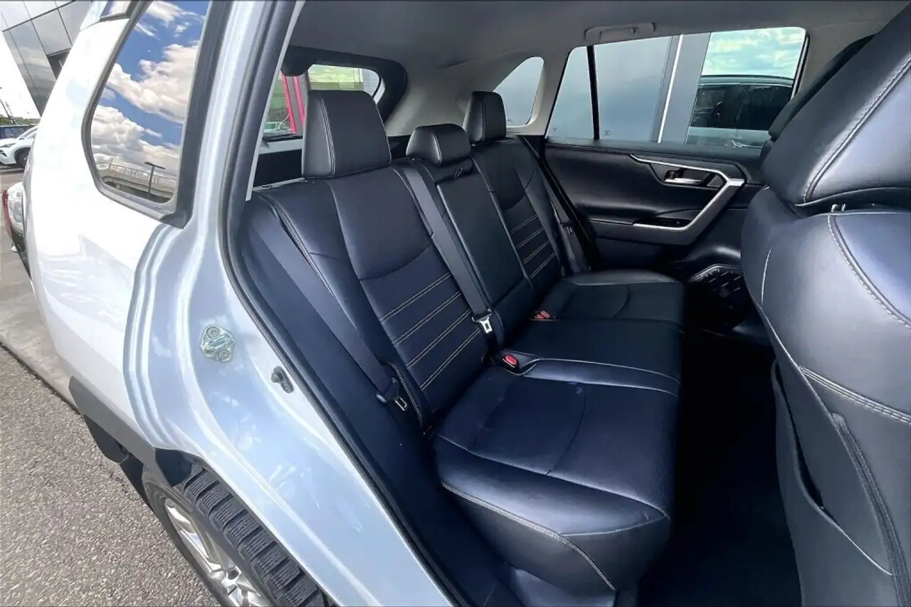 Toyota RAV 4 снимка Toyota RAV 4