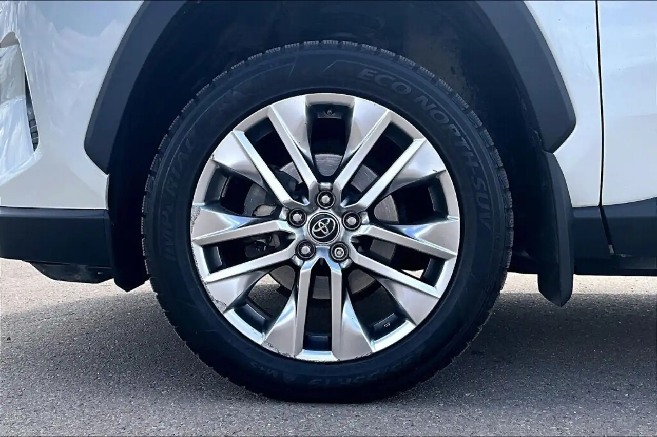 Toyota RAV 4 снимка Toyota RAV 4