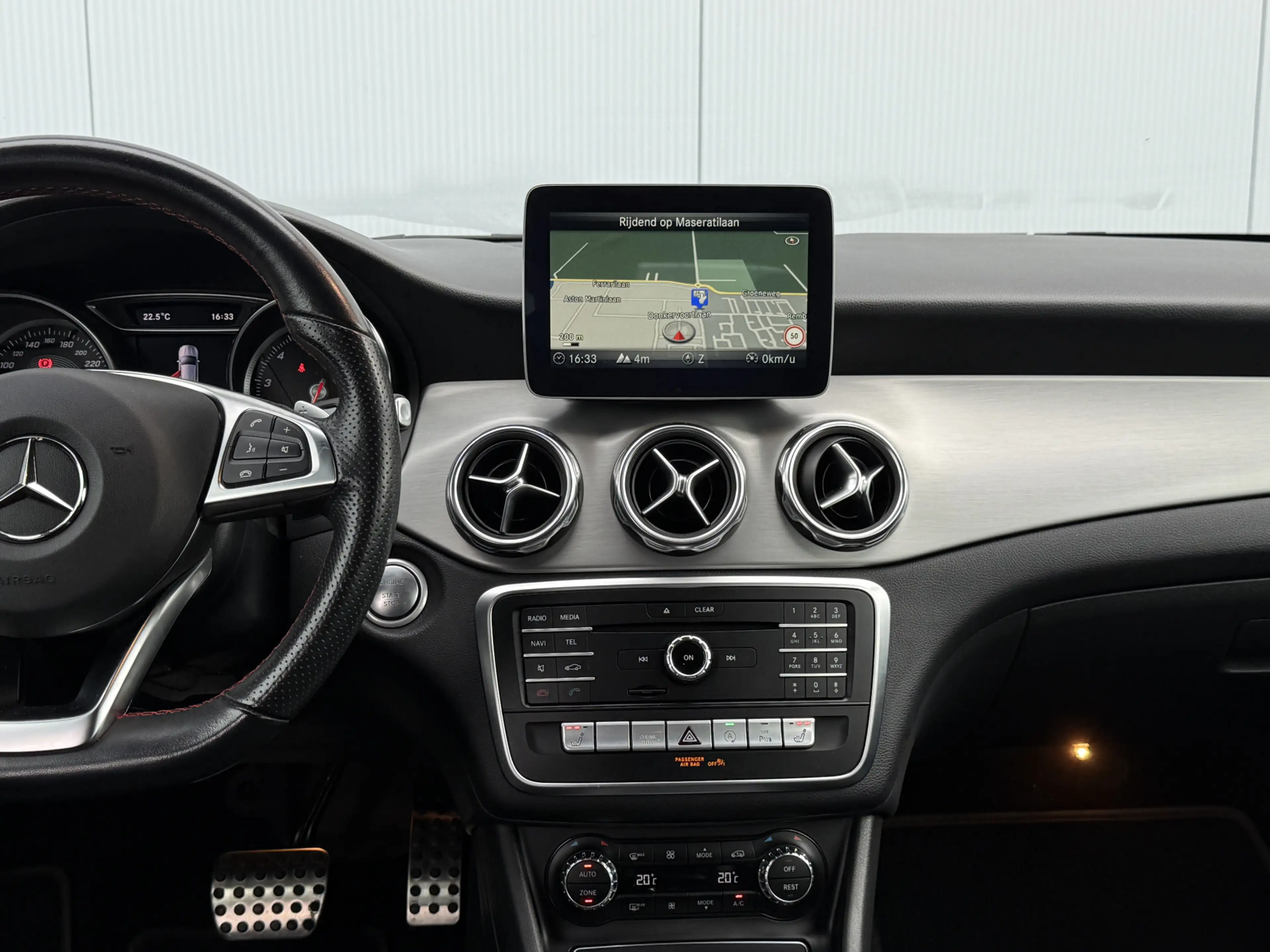 Mercedes-Benz GLA 180 Business Solution AMG Automaat Trekhaak — photo 7