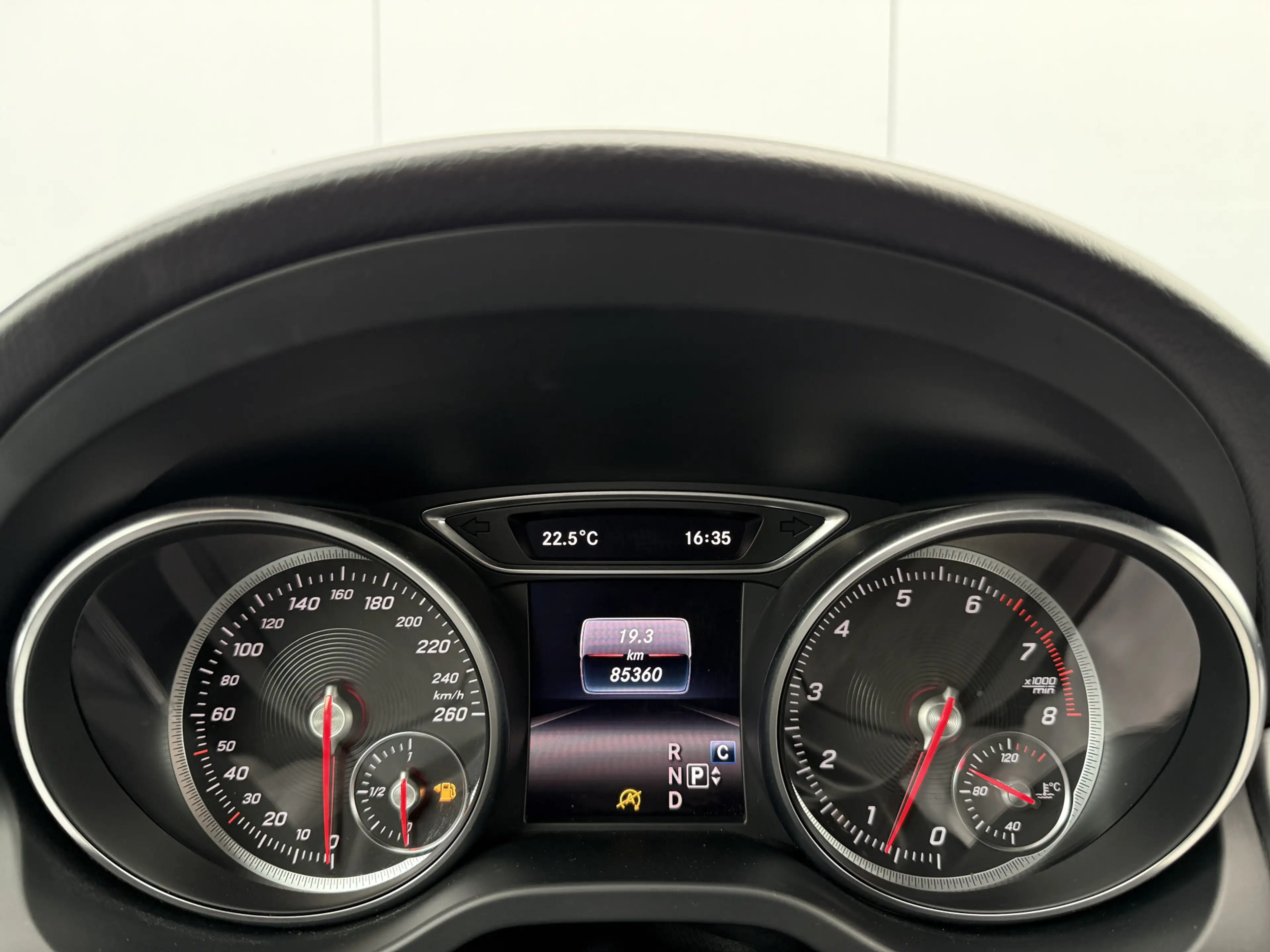 Mercedes-Benz GLA 180 Business Solution AMG Automaat Trekhaak — photo 19