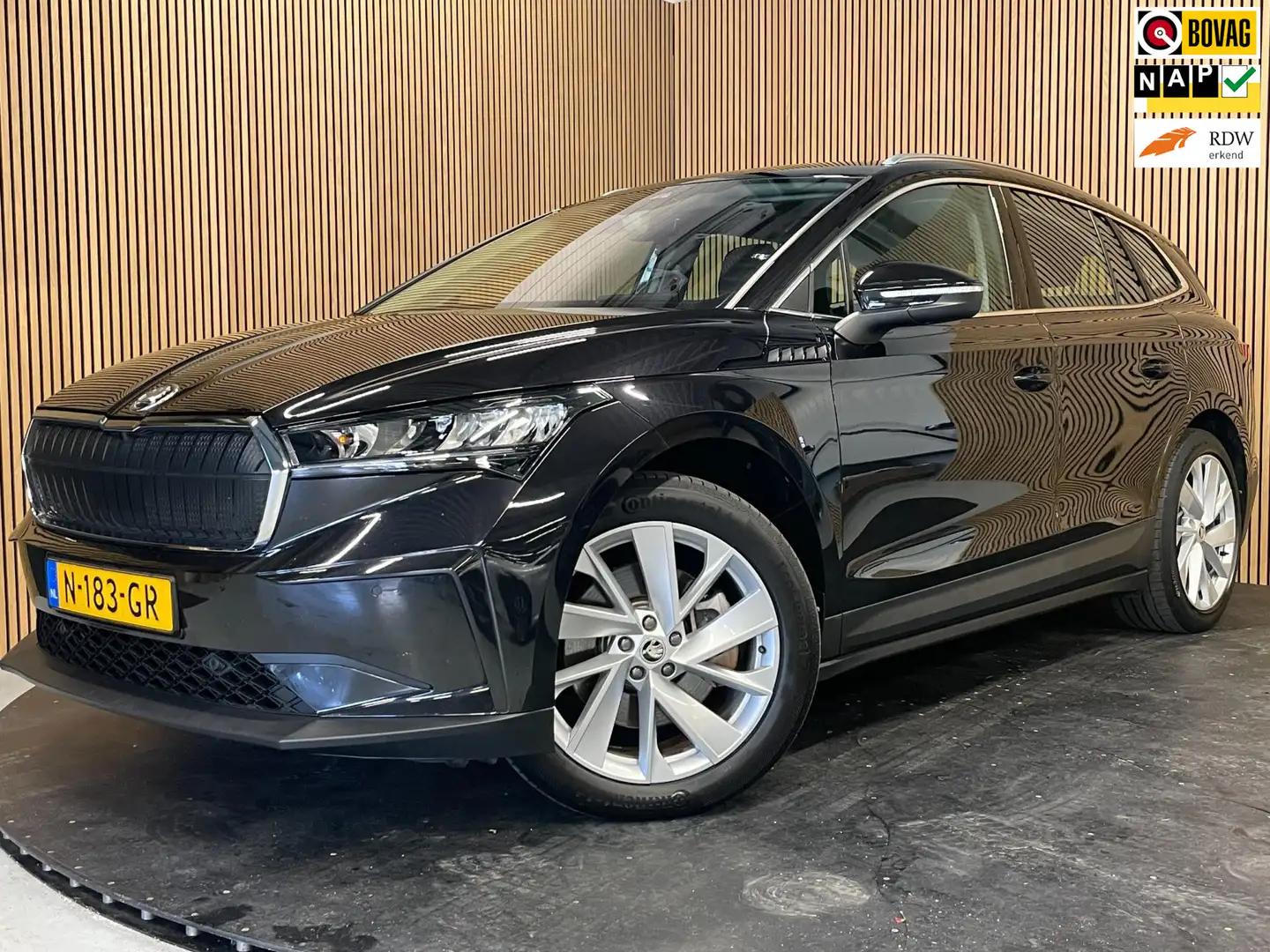 Skoda Enyaq iV 80|GROTE ACCU|CARPLAY|CAMERA|NAVI|STOELVERW. V+ Zwart - 1