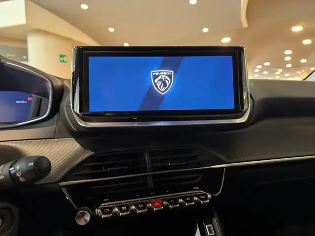 Peugeot 208 view 14