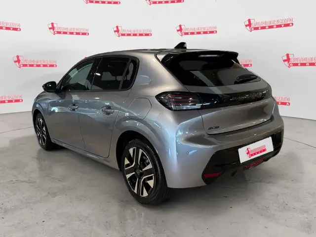 Peugeot 208 view 2
