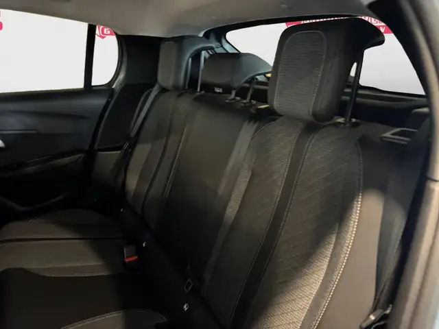 Peugeot 208 view 13
