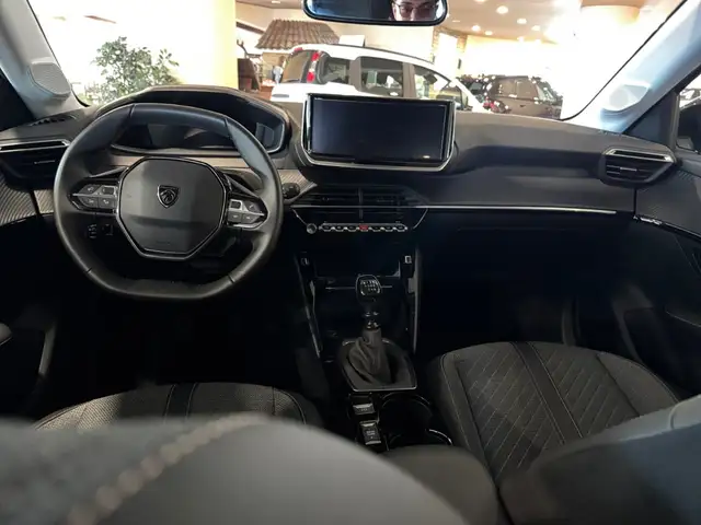 Peugeot 208 view 12
