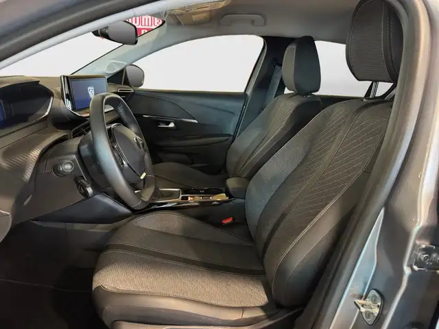 Peugeot 208 view 8