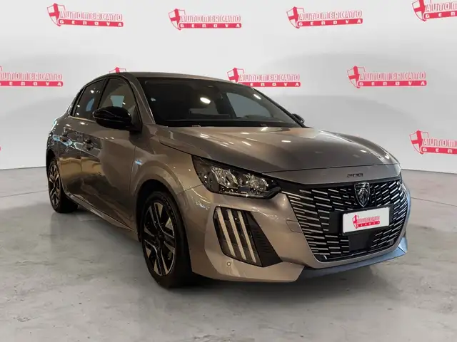 Peugeot 208 view 5