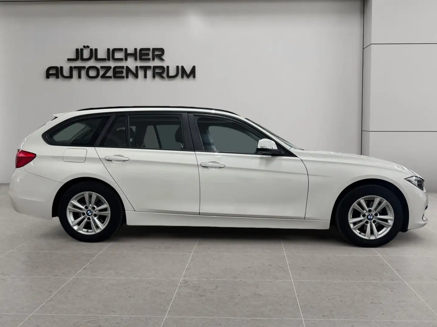 BMW 320 i Touring Advantage, 2.Hand, Insp. Neu Wit - 2