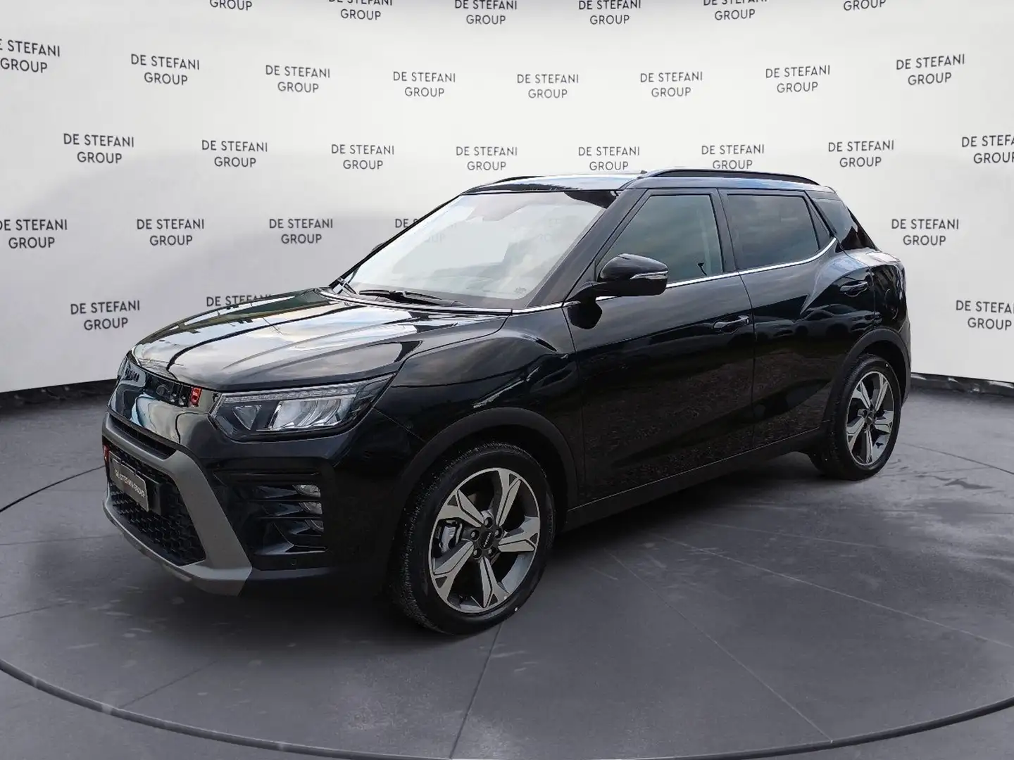 KGM Tivoli Tivoli 1.5 GDI Luxury Automatic Turbo 135 CV Nero - 1