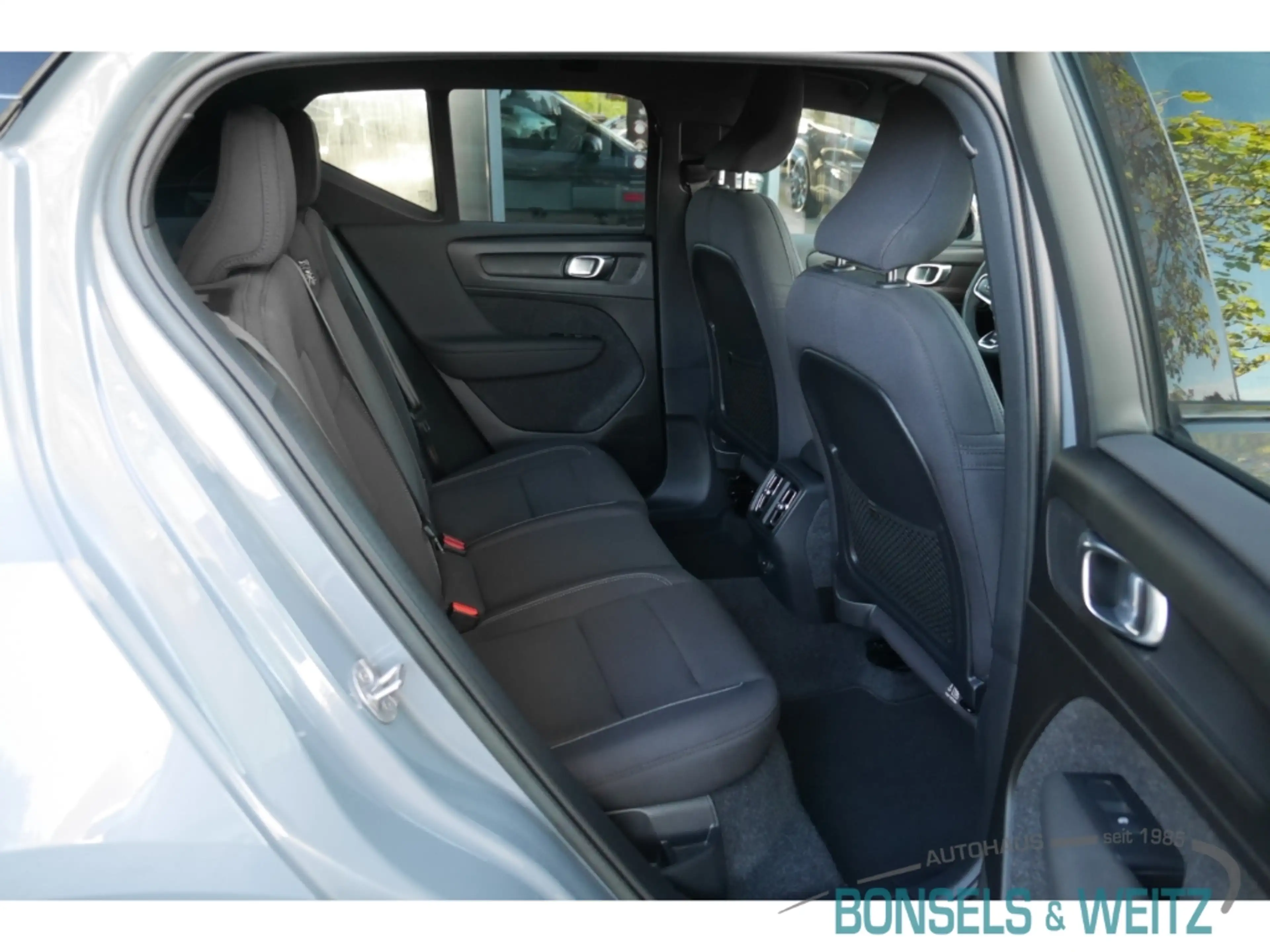 Volvo XC40 Core Recharge Pure Electric 2WD RECHARGE PURE ELEC — photo 6