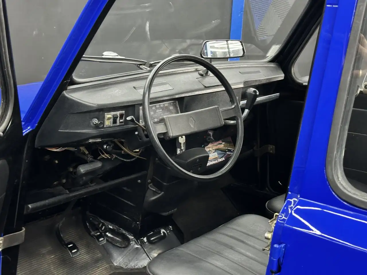 Renault R 11 TL R1126 - 0.8i 27CH BVM4 - ENTIÈREMENT RESTAURÉE ET MODIFIÉE ESTHÉTIQUEMENT (MÉCANIQUE ORIGINE), foto 11