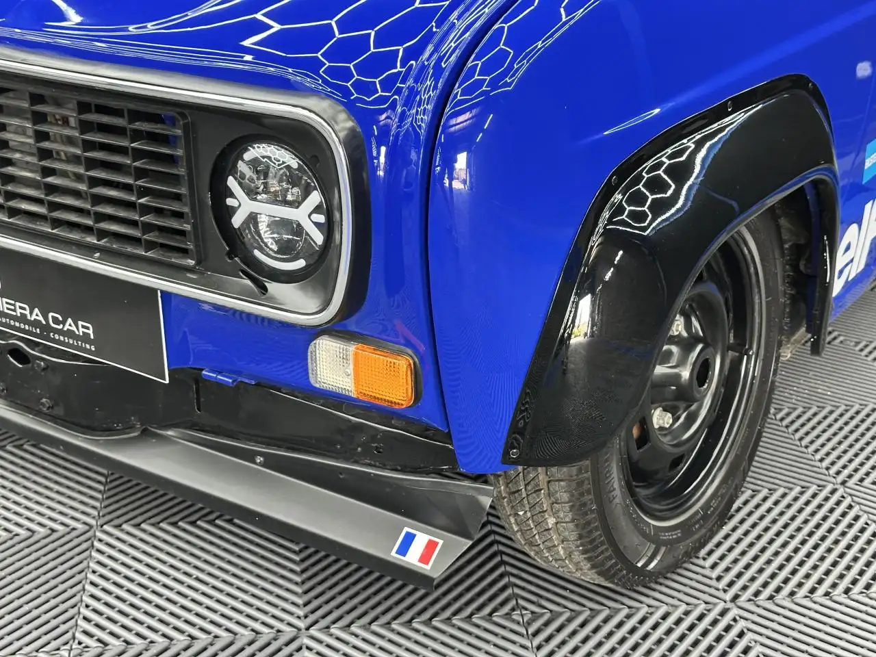 Renault R 11 TL R1126 - 0.8i 27CH BVM4 - ENTIÈREMENT RESTAURÉE ET MODIFIÉE ESTHÉTIQUEMENT (MÉCANIQUE ORIGINE), foto 3