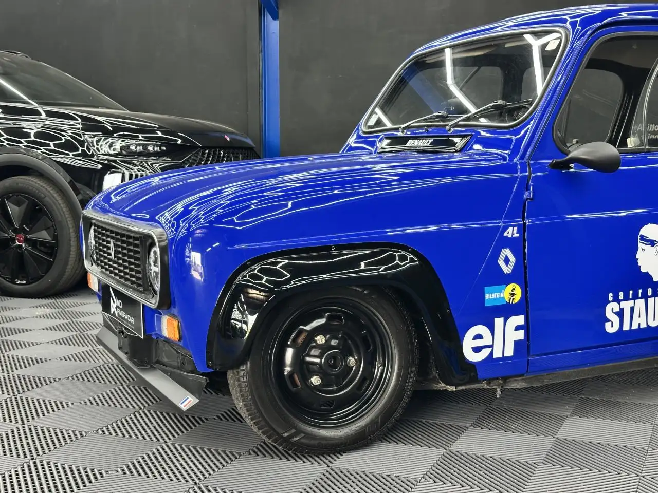 Renault R 11 TL R1126 - 0.8i 27CH BVM4 - ENTIÈREMENT RESTAURÉE ET MODIFIÉE ESTHÉTIQUEMENT (MÉCANIQUE ORIGINE), foto 2