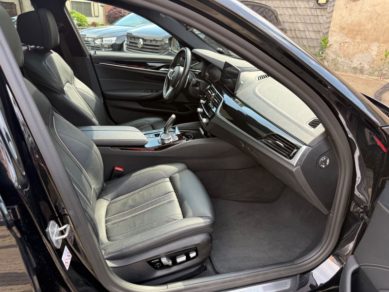 BMW 550 d Limousine xDrive Pano*Laser*360*Scheckhft — photo 37