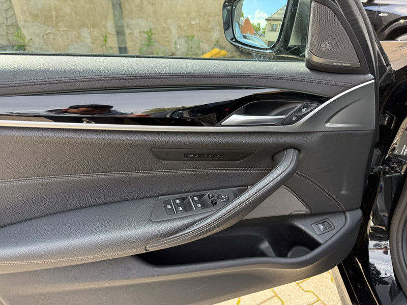 BMW 550 d Limousine xDrive Pano*Laser*360*Scheckhft — photo 13